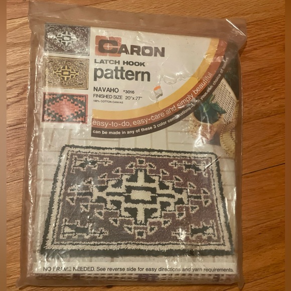 Caron 3016 Latch Hook Pattern Navaho "Navajo" Rug Pattern Vintage 1977 Canvas - Picture 1 of 5
